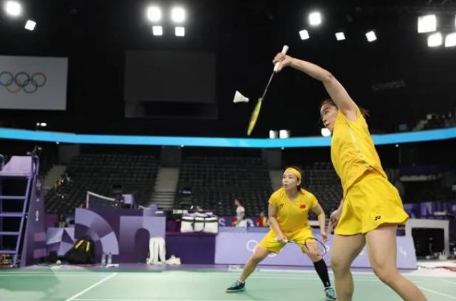 半岛体育-开门红！陈清晨/贾一凡首战2比0战胜马来西亚组合