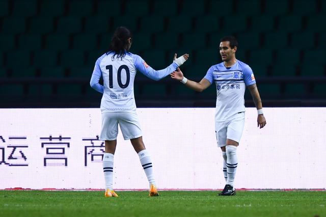 半岛·BOB官方网站-卡尔多纳承接扎哈维衣钵 2轮3球已成球队新”大腿”