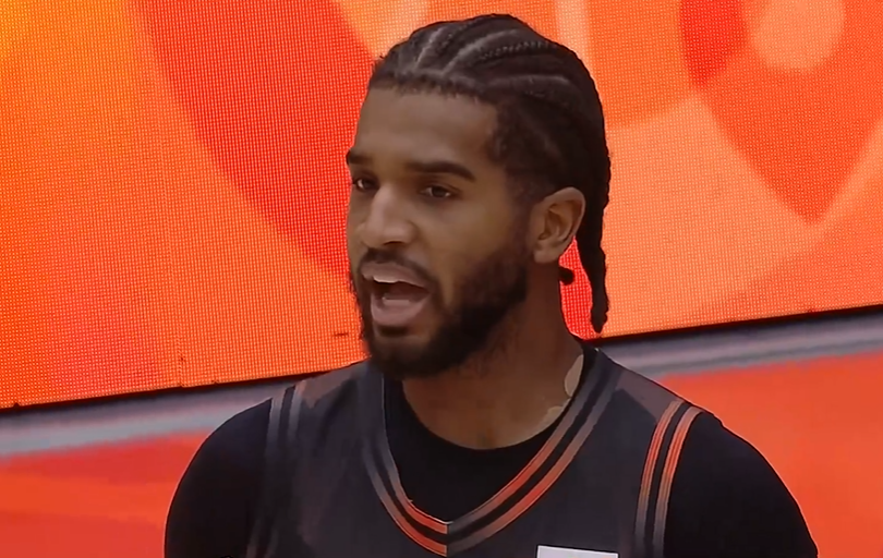 半岛·综合体育官网入口-高诗岩单节15分！山东男篮逆转黑马，克里斯低迷，两大功臣发威